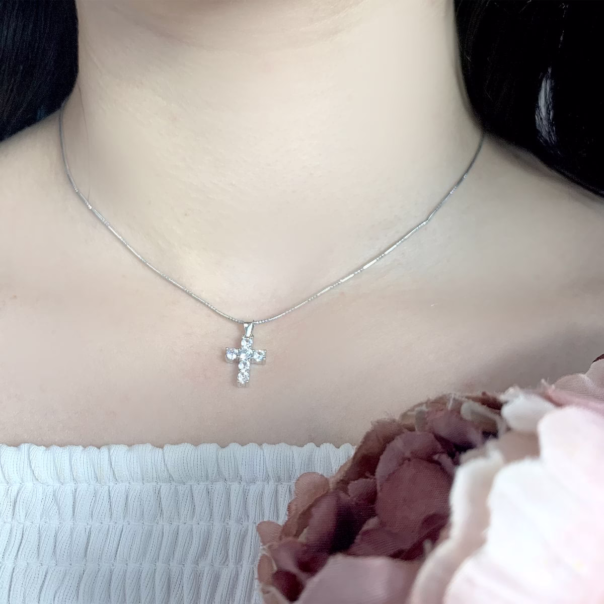 Серебряный крестик с фианитами