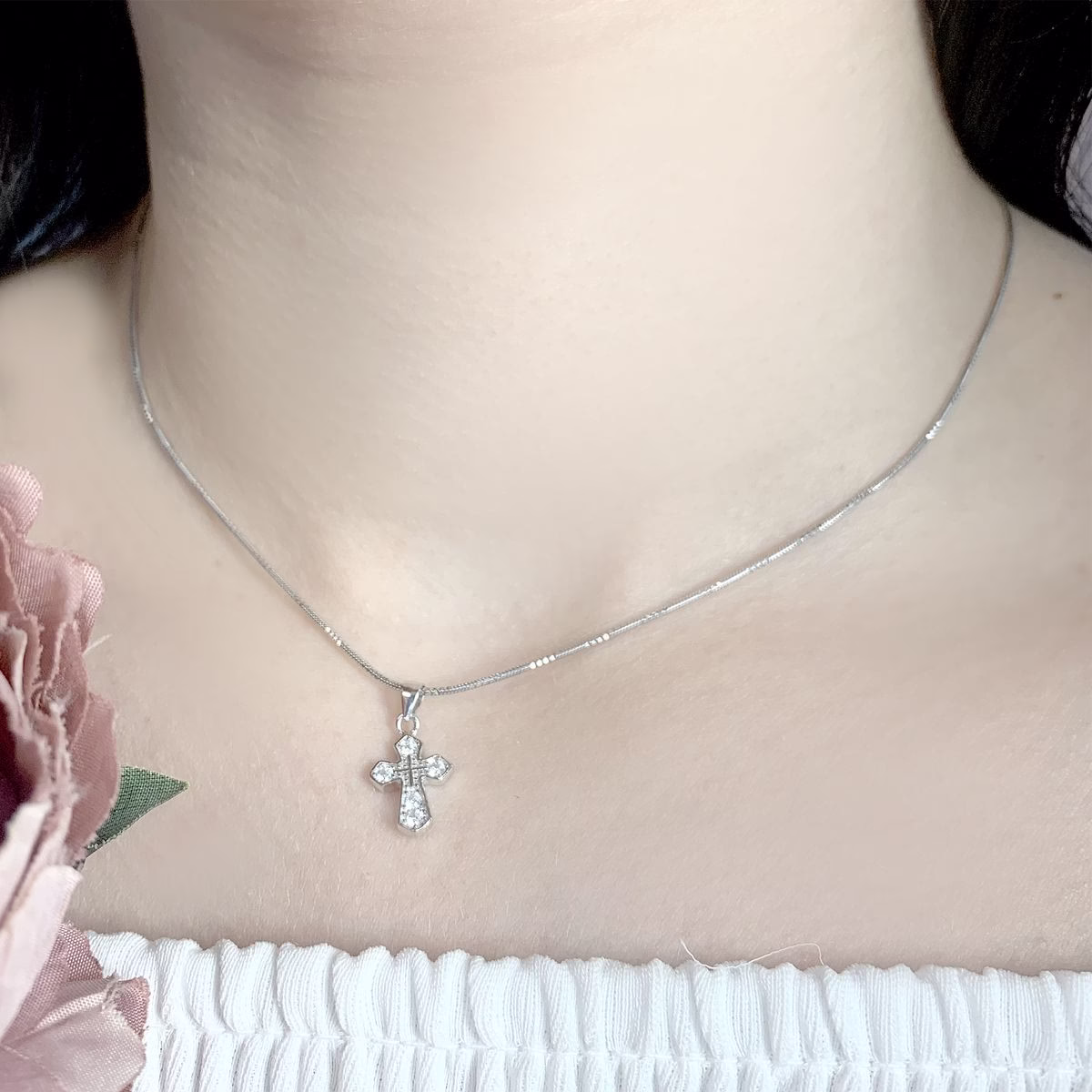 Серебряный крестик с фианитами