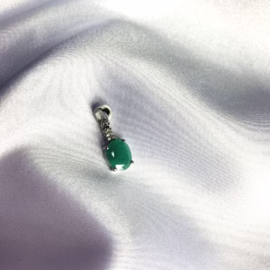 Серебряная подвеска с изумрудом 2.424ct