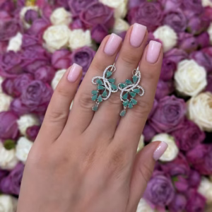 Серебряные серьги с изумрудом