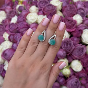 Серебряные серьги с изумрудом